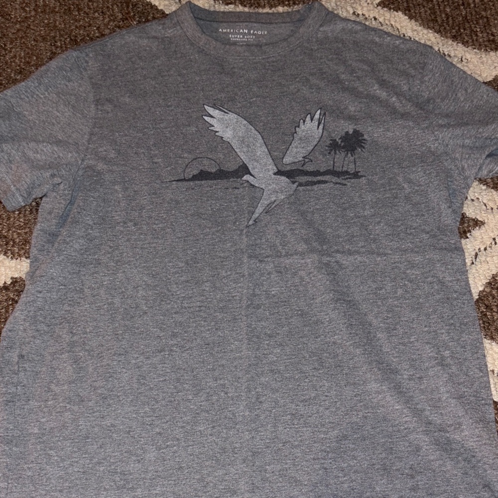 American Eagle Outfitters Gray T-Shirt with Eagle and Palm Tree Design